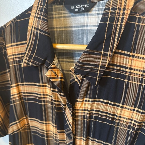 Bloomchic plaid button-down dress with pockets - Picture 3 of 7